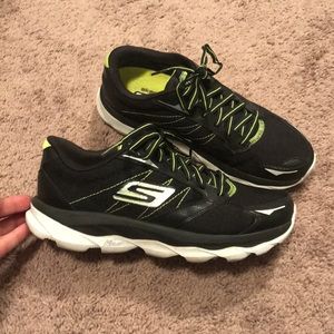 Sketchers GoRun Ultra sneakers